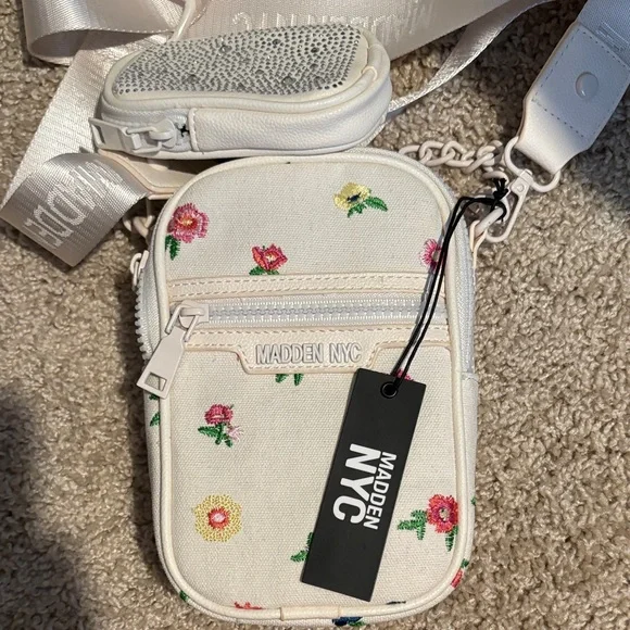 Steve Madden White Floral Crossbody/ Sling Bag - Picture 2 of 4